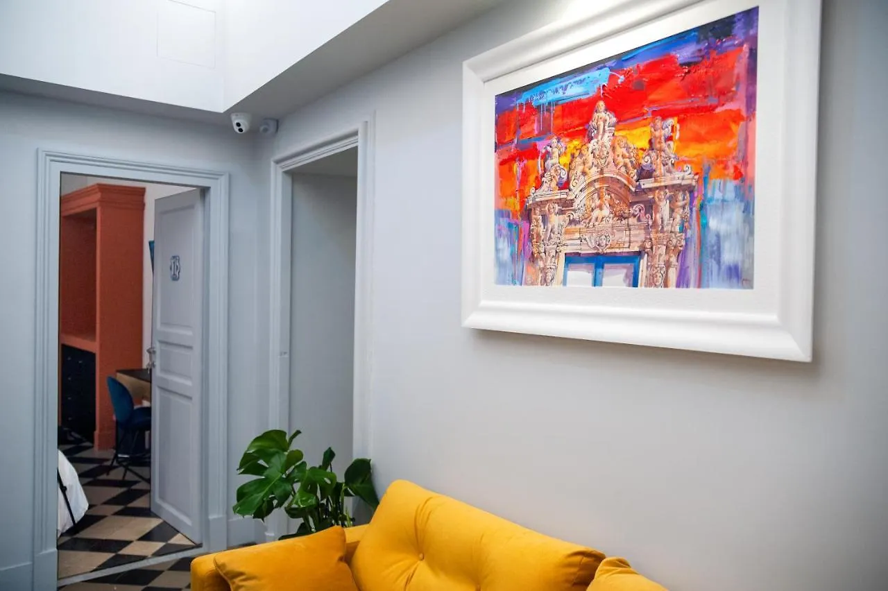 Catarina Suites - Centro Storico CTA 0*,  Italien